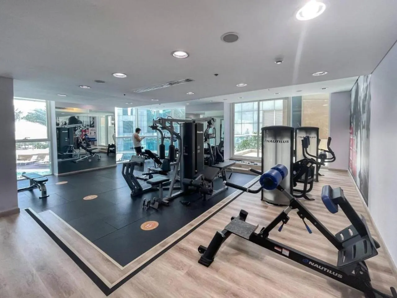 Sunrise Homes - A Stylish Studio In Botanica Tower Dubai Apartment