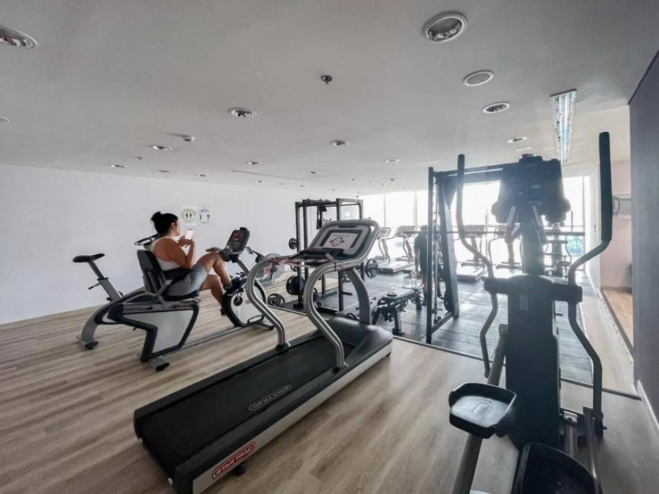 Sunrise Homes - A Stylish Studio In Botanica Tower Dubai
