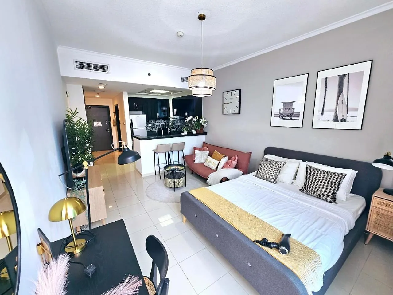Sunrise Homes - A Stylish Studio In Botanica Tower Dubai 0*,  United Arab Emirates