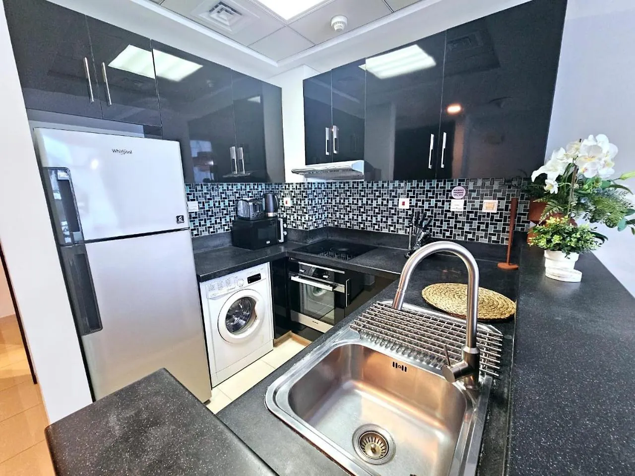 Sunrise Homes - A Stylish Studio In Botanica Tower Dubai